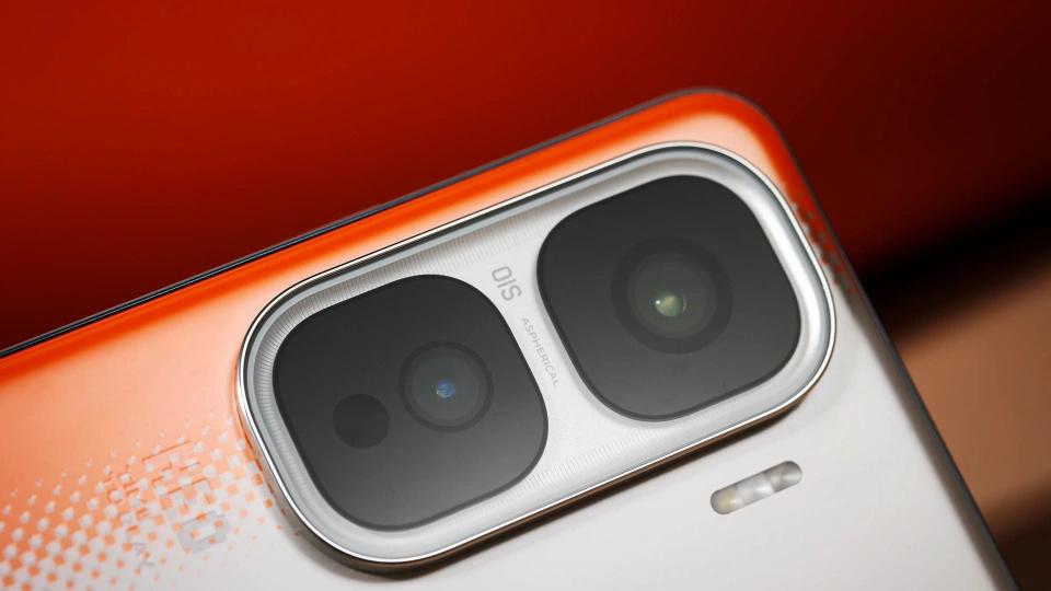 vivo宣布清倉(cāng)，16GB+1TB跳水1222元，頂配版旗艦降至“谷底價(jià)”