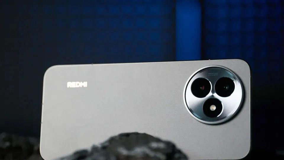 小米果斷“發飆”，從3799元降至2838元，頂配旗艦售價“大跳水”