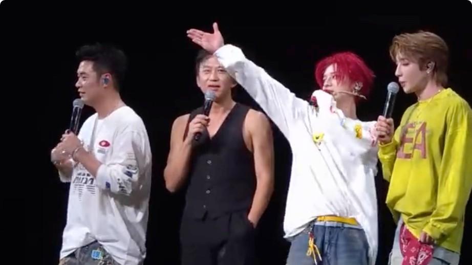 跑男重聚鹿晗演唱会，餐后合照暴露4人关系，李晨还是融入不进去