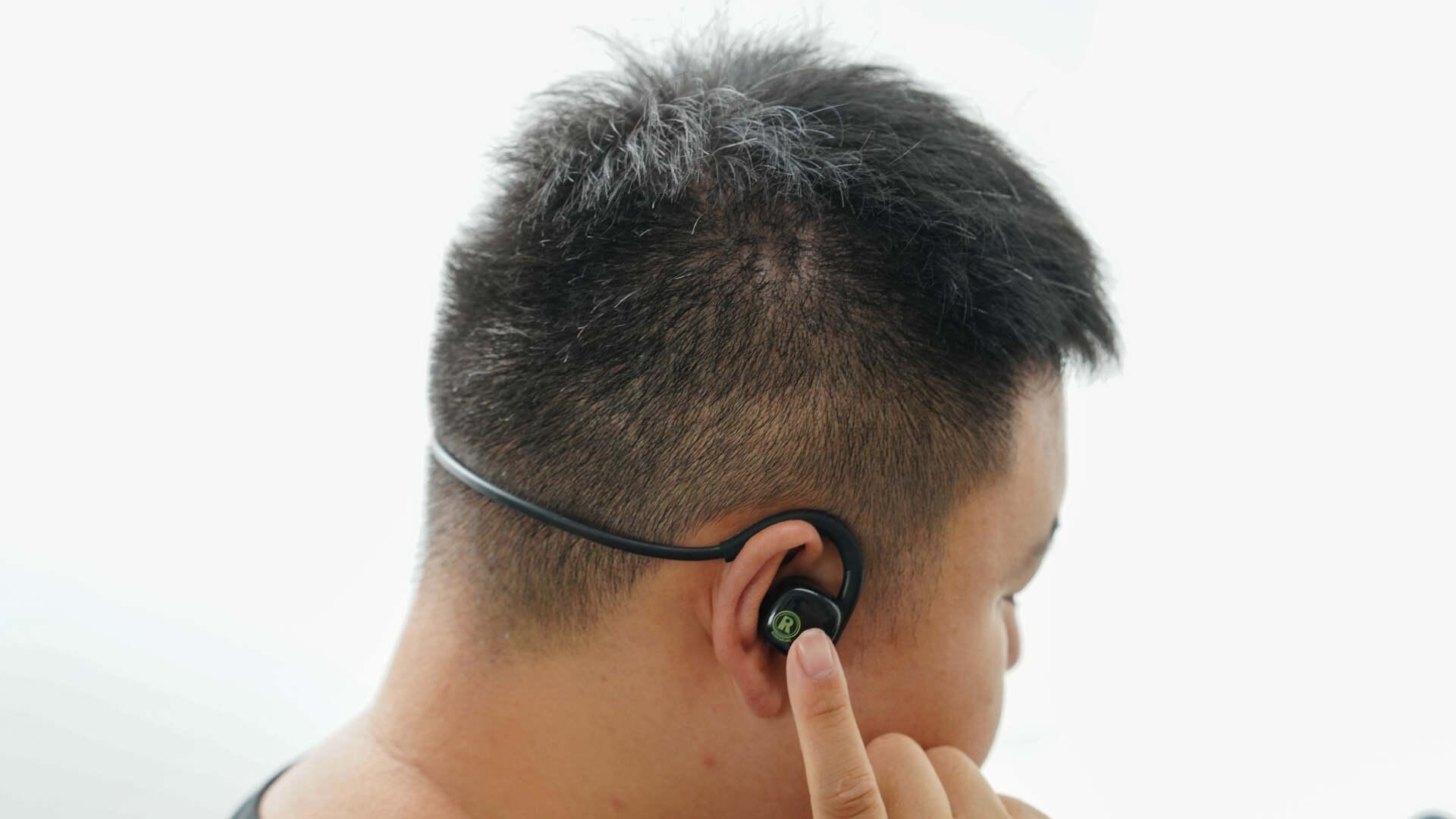 23g骨传导耳机实测！戴眼镜夜跑也不硌的无感佩戴找到了