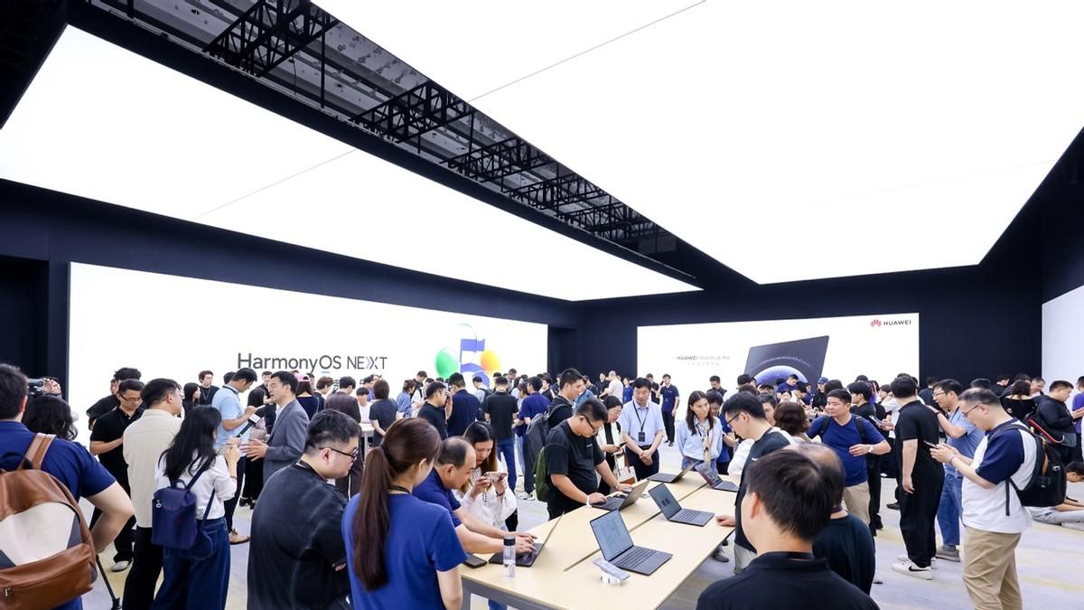 首款鸿蒙电脑开箱：从内核重构操作系统 跃升生产力体验