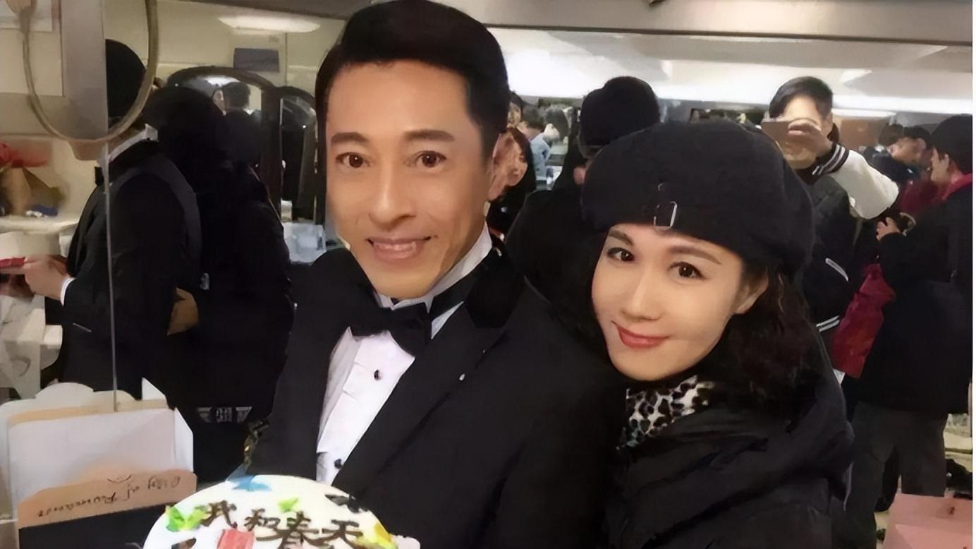 “令狐冲”吕颂贤：和妻子26年不吃肉，丁克31年，原因为何？