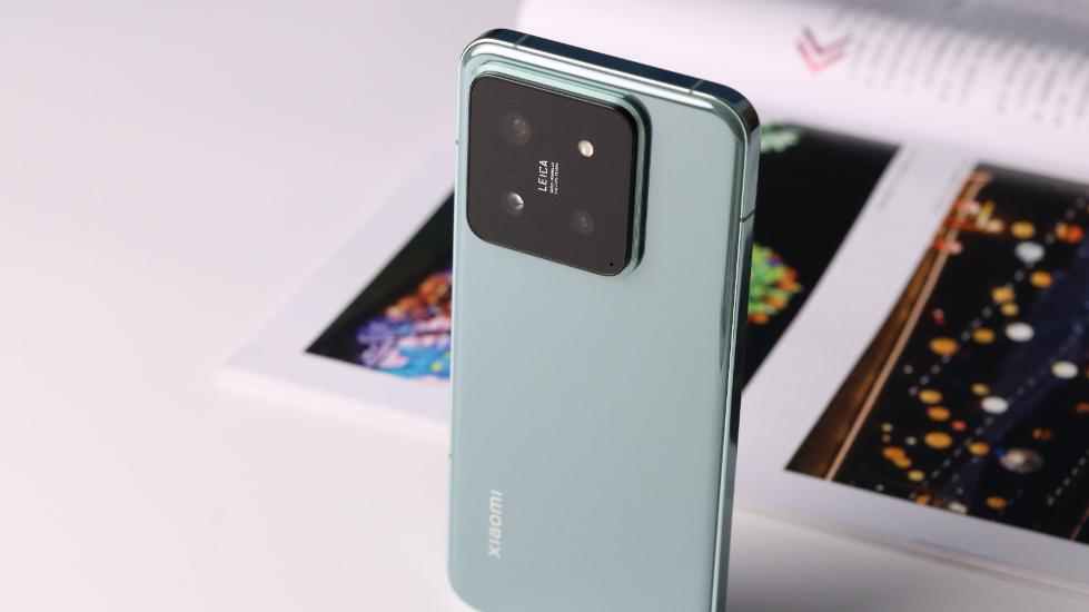 从4299元跌至2464元，从高端机跌至中端机市场，米粉终于等到了