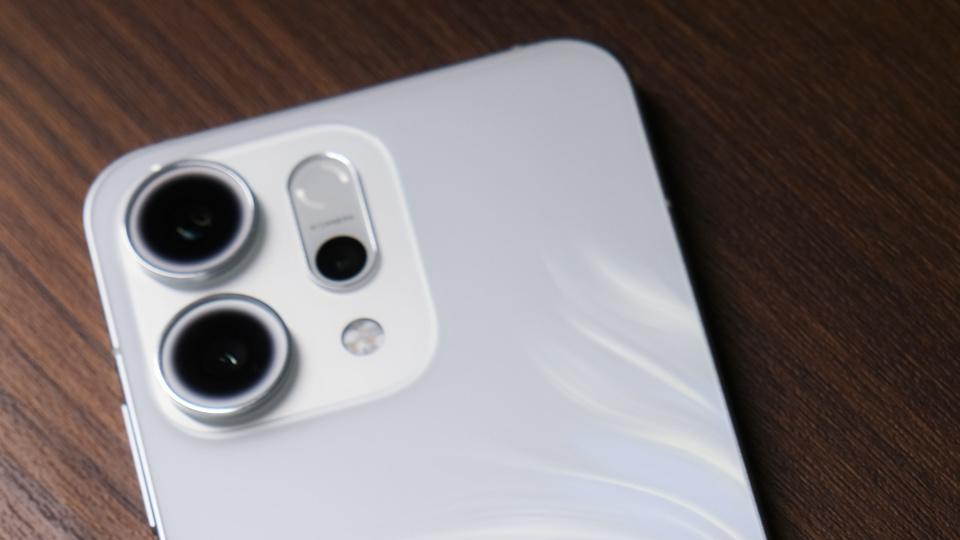 OPPO Reno15系列再次被确认：三屏+全是直屏，阵容扩大中！