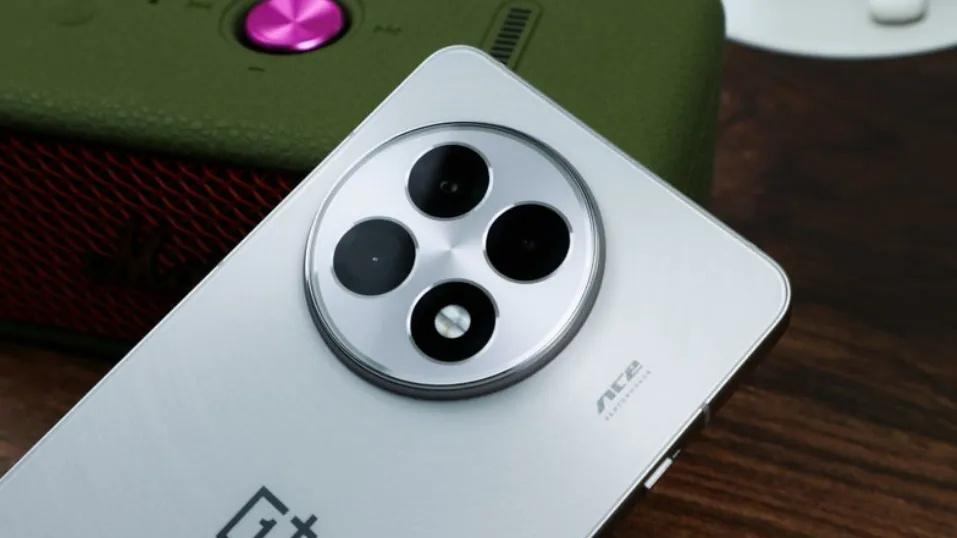 一加開啟“清倉模式”，從2299元跌至1605元，旗艦手機跌至“冰點價”