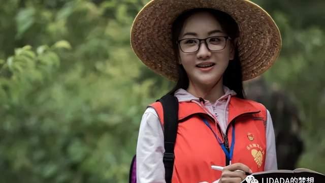 万年不红女配角，搭上央视后，43岁的她火了！