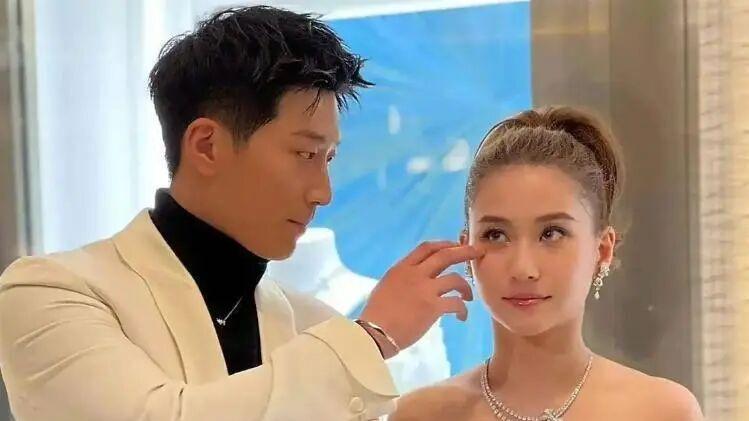 窦骁与何超莲再传婚变，两人结婚没领证，分居4个月，女方被曝已有新欢