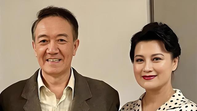 《亮剑》20年后，两位演员遗憾离世，漂亮的秀芹低调嫁人