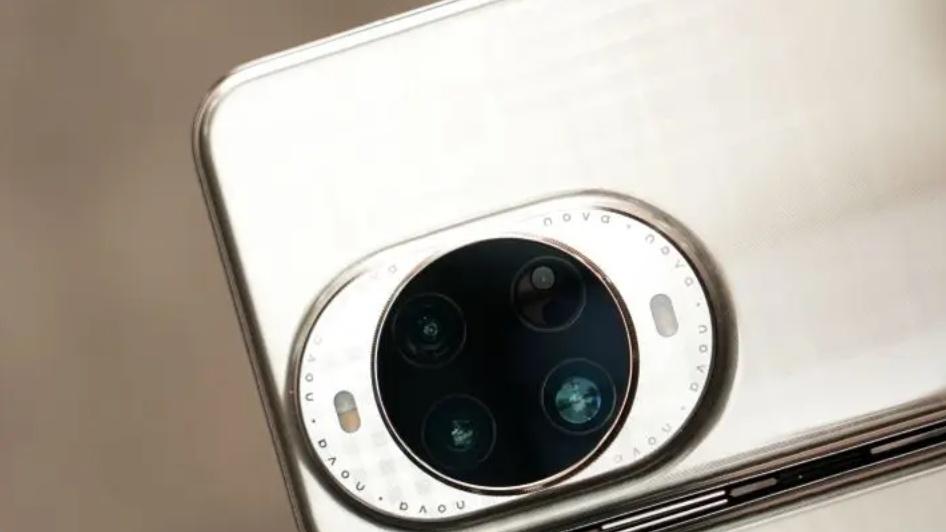 华为打响“价格战”，100W+卫星通话+IP69防水，国补后一降再降