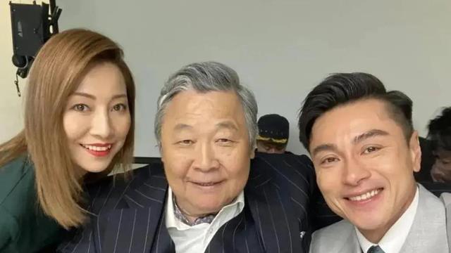 曾拿400万帮女儿还债，76岁惨遭无情抛弃，身无分文借钱度日