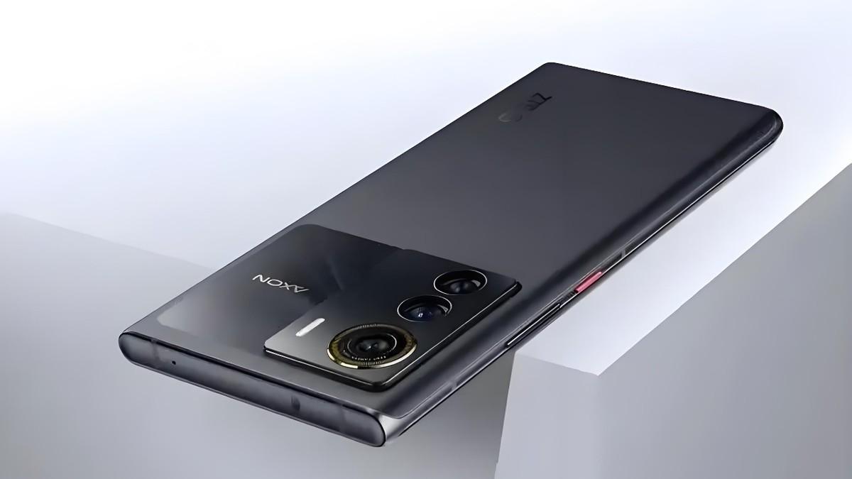 中兴“大刀阔斧”清仓，512GB+三主摄+骁龙8+芯片，跌至1360元