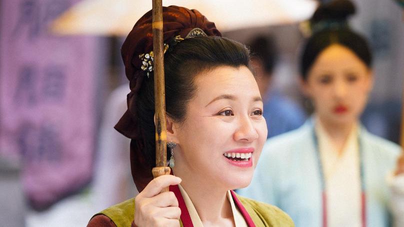 播2小时，就冲上热度榜第一，终于有让我想熬夜狂追的古装喜剧了