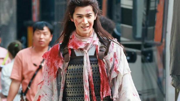 《冰湖重生》杀青