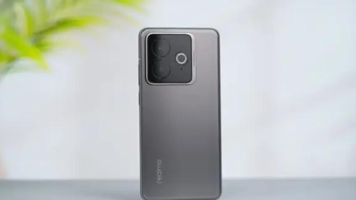 高端机市场“搅局者”，骁龙8至尊版+6500mAh，售价3599元