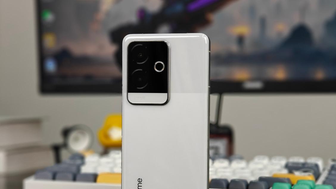 骁龙8Gen3旗舰跌至“地板价”，120W快充+金属中框，低至1599元起