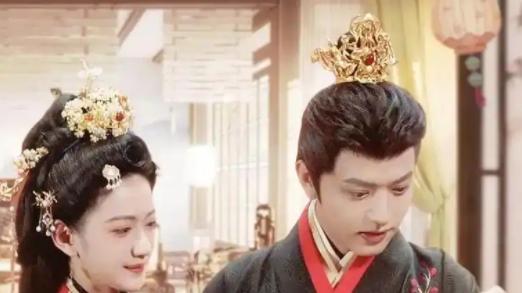 短剧《一胎99子》被骂下架，主演直播道歉：剧本太癫了！