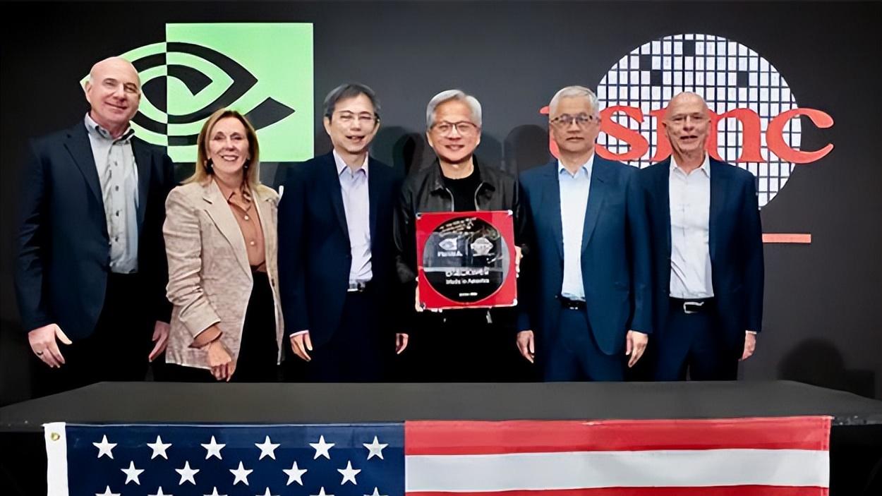 特朗普很興奮，美國芯片制造崛起，造出首款4nm英偉達AI芯片