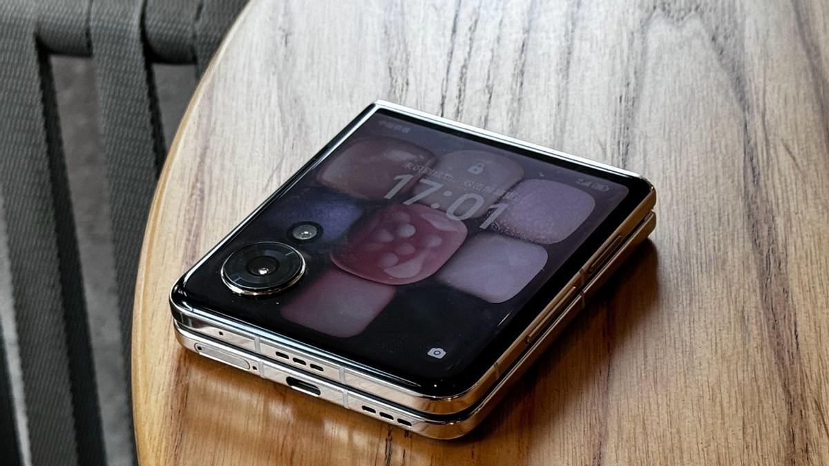 国内小折叠手机销量前5都有谁？小米、华为、荣耀、OPPO都上榜