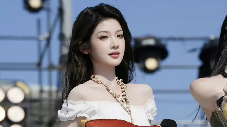 张淼怡造型焕新：终于找对风格，美出新高度！