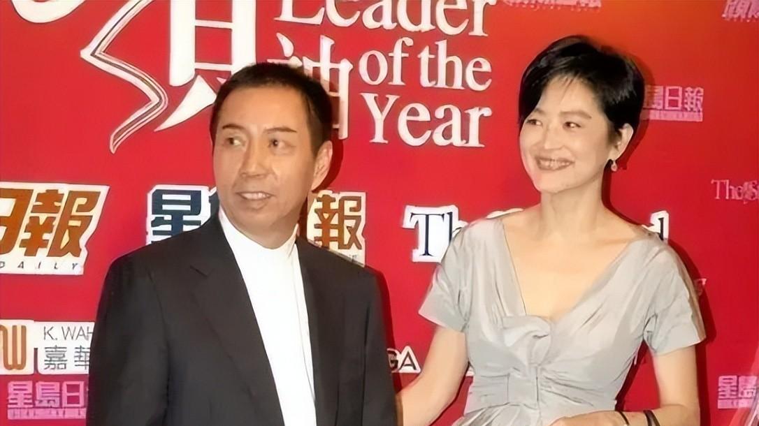 分开31年后，79岁秦汉现状曝光，白发苍苍，家里还留着林青霞照片