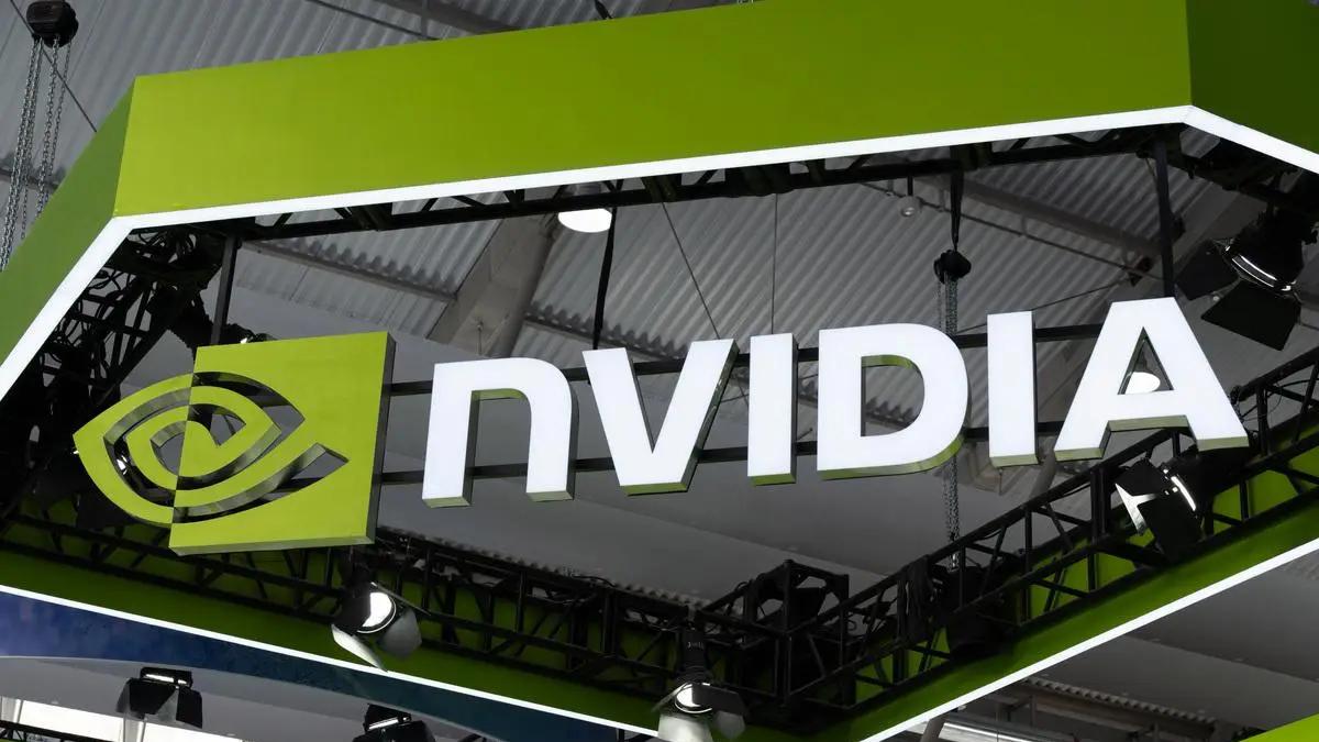 8萬顆！英偉達著急交付H200，特朗普為何突然給中國“送大禮”？