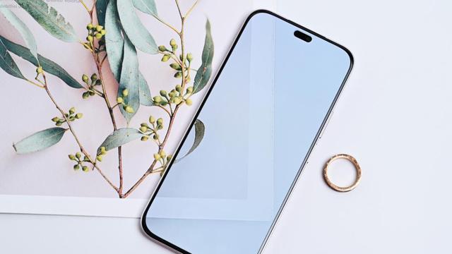 荣耀不要利润了，轻薄高颜值+耐摔防水，256GB降到1049元