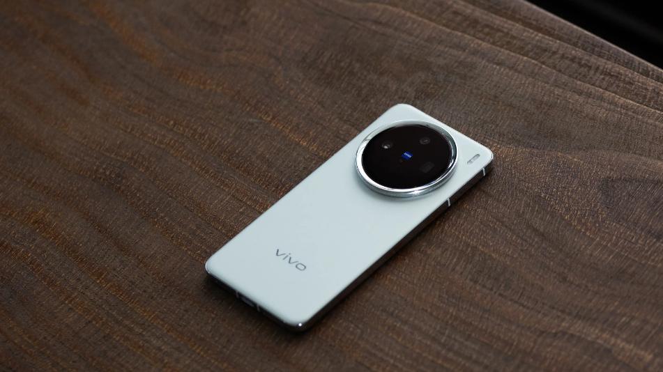 vivo高端机突降1219元，天玑9400+100倍变焦，还支持IP69防水