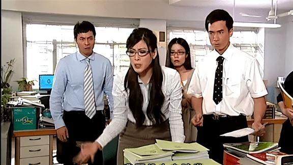 TVB“最甜CP”被偶遇，零距离宠粉，回关粉丝，网友：这是真明星