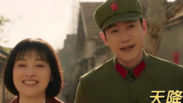 看了49岁陆毅和46岁李晨近照，才懂清爽和一脸横肉的区别