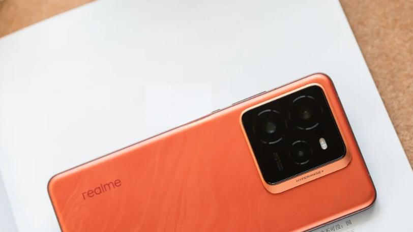 从3699元跌至2677元，骁龙8至尊版+120倍变焦，幸福来得很突然