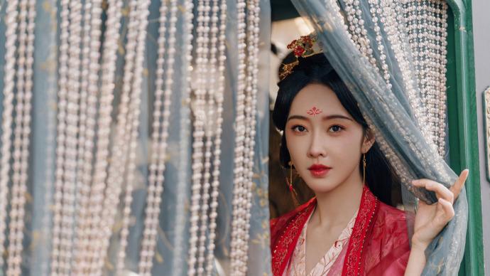 《折腰》小乔情敌终于上线，前世嫁给魏劭成皇后，今生联合谋反乱箭穿心