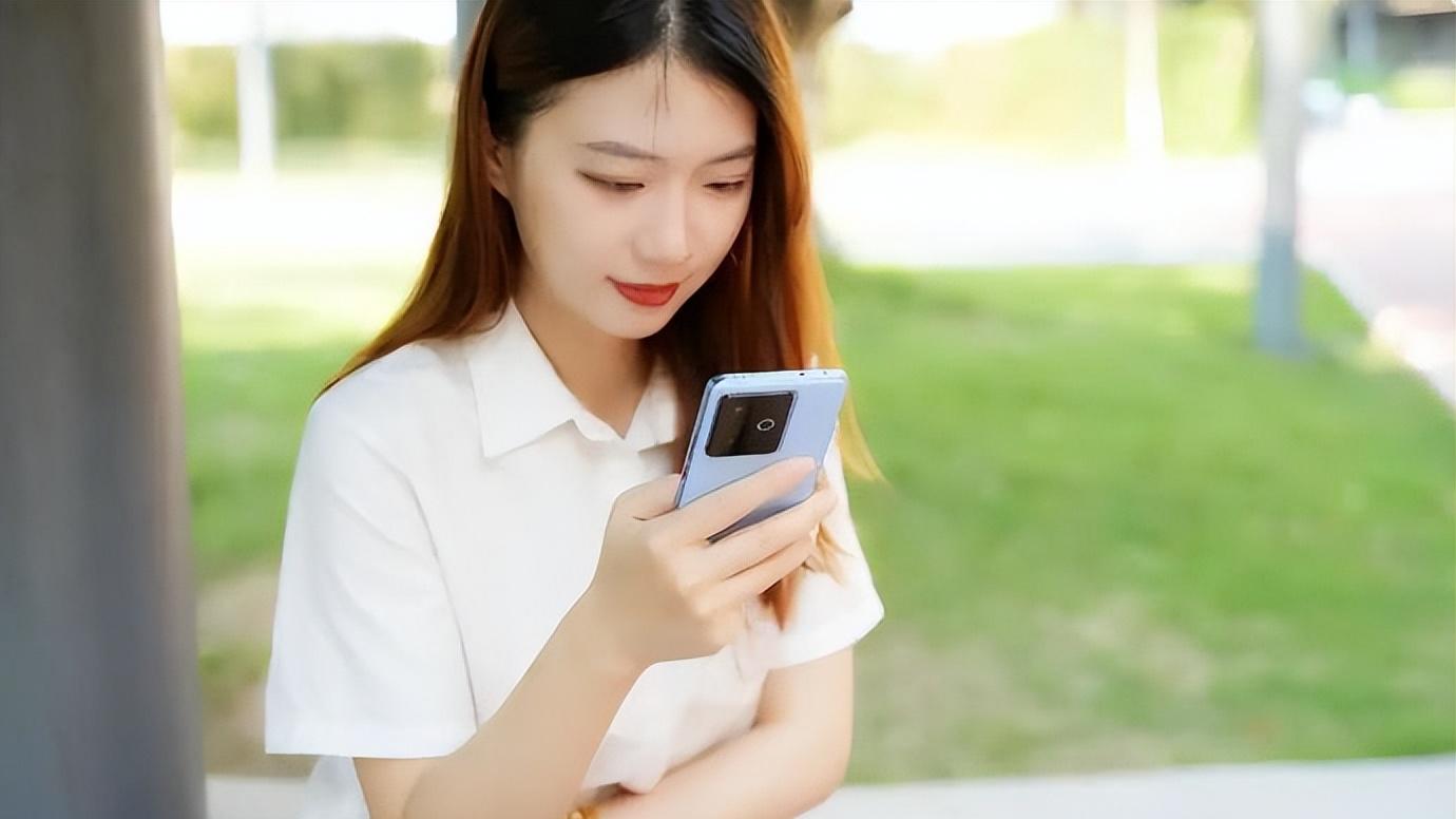 骁龙8Gen3+风驰游戏内核，一加Ace5跌至1899元！