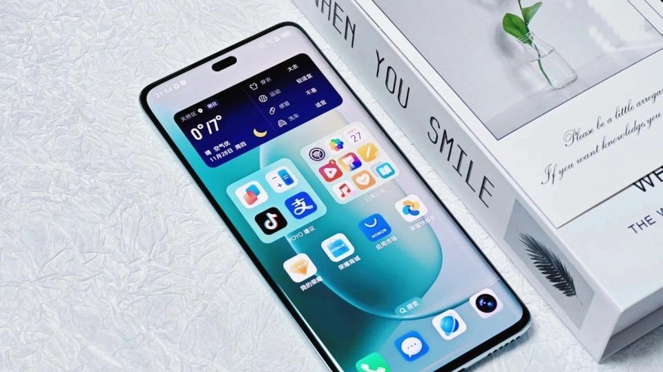 荣耀这次真急眼了，16GB+1TB跳水1495元，100倍变焦+北斗卫星消息