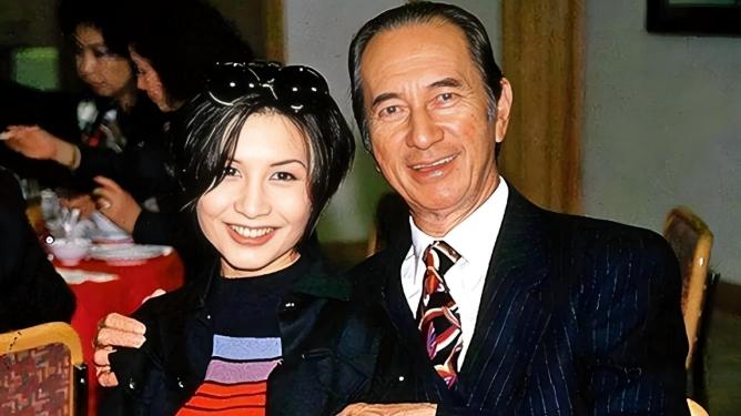 知名女演员突然停止所有工作，家中状况突发变故