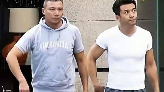 TVB前男星内地被偶遇，发际线引热议