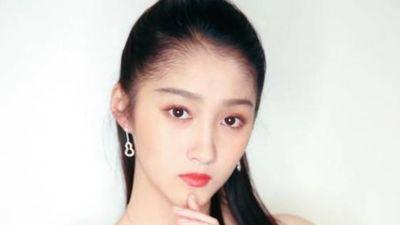 关晓彤的手机屏保藏着一个秘密