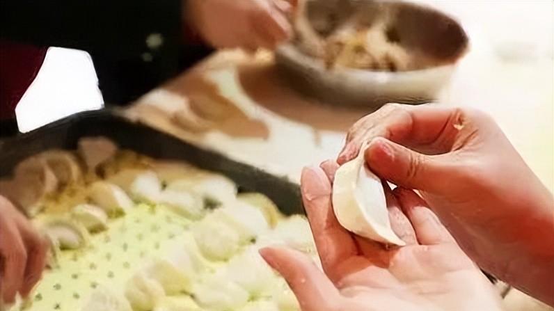 被骂“滚出春晚”14天后，岳云鹏突传喜讯！周润发的话有人信了！