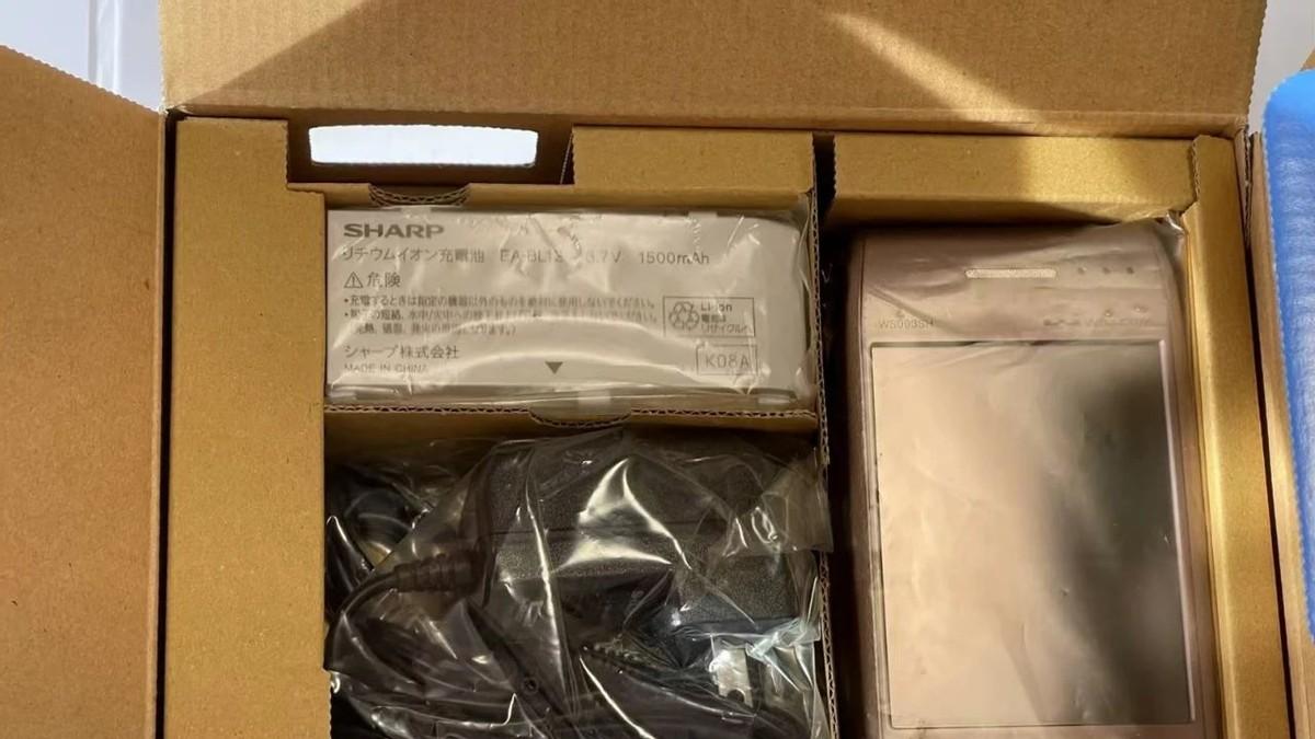 极品成色的洋垃圾手机，预装Windows移动版系统，罕见三码合一