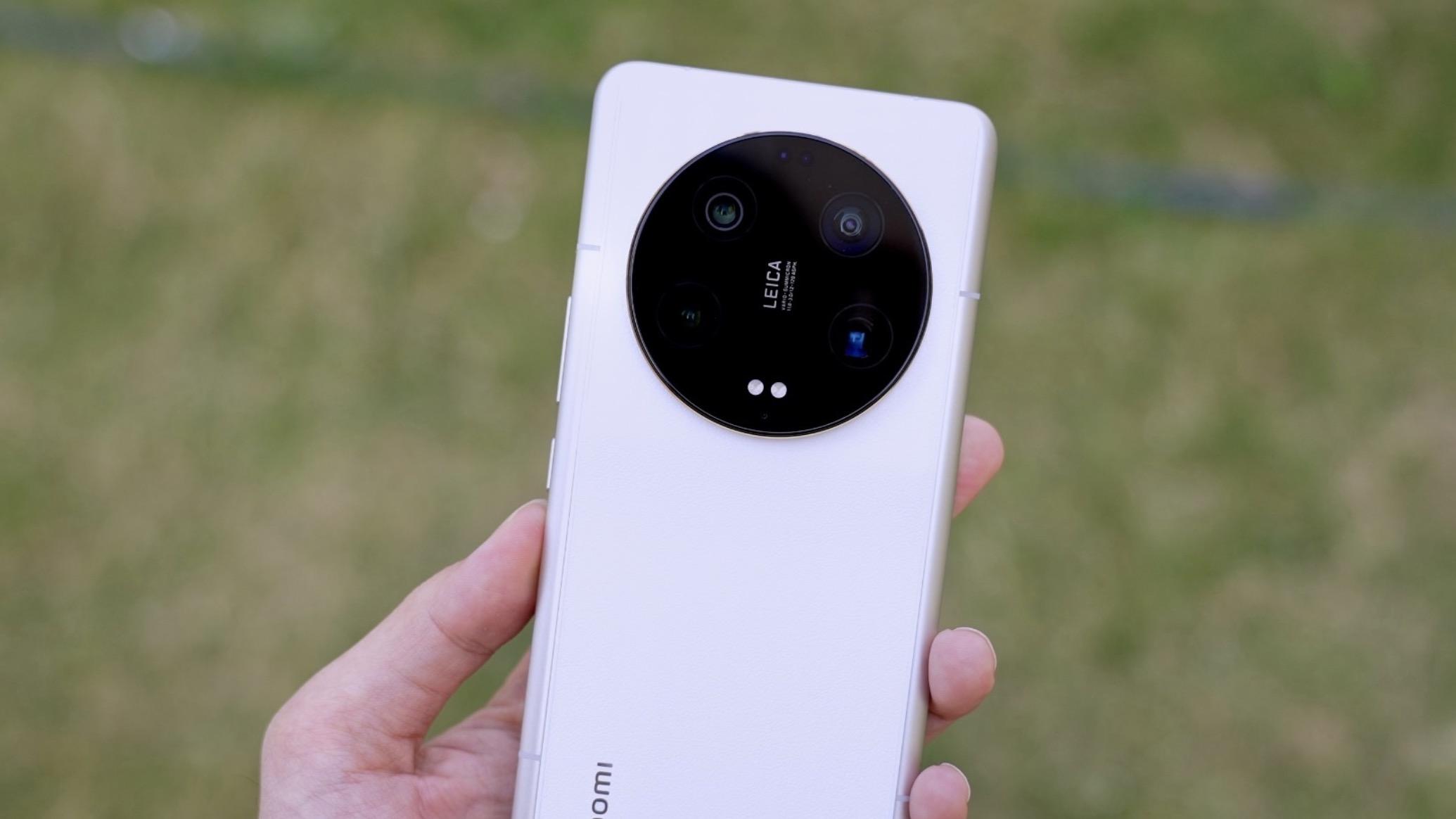 小米“跳水王”，16G+512G暴跌3500元，1英寸主摄+潜望长焦+2K屏