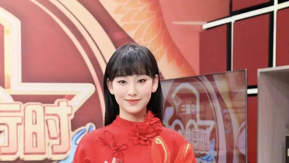 曝TVB\小天后\约满离巢，遭公开除名，拒绝续约被雪藏超一年