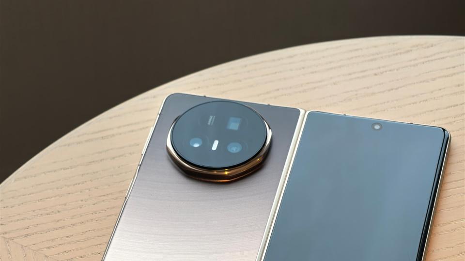 榮耀大折疊新動(dòng)向：闊折疊比例在路上，三折疊屏被放棄！