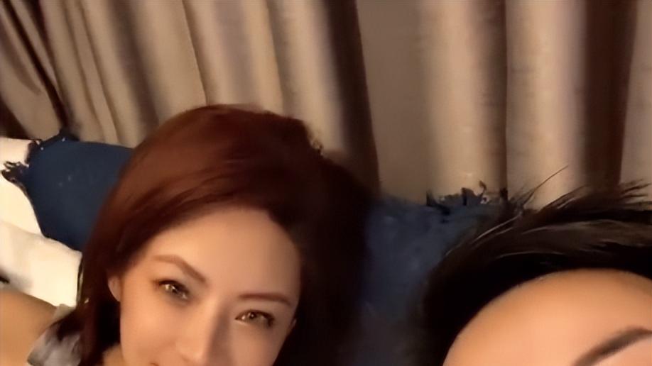 叶海洋\塌房\？疑似女友官宣恋情，晒大量亲密合影，助理开播回应