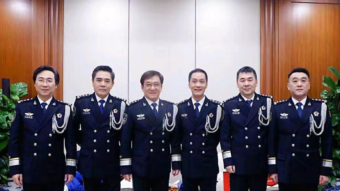 面相全变！看《乌云之上》罗晋演警察，才知陈佩斯高估当代男演员