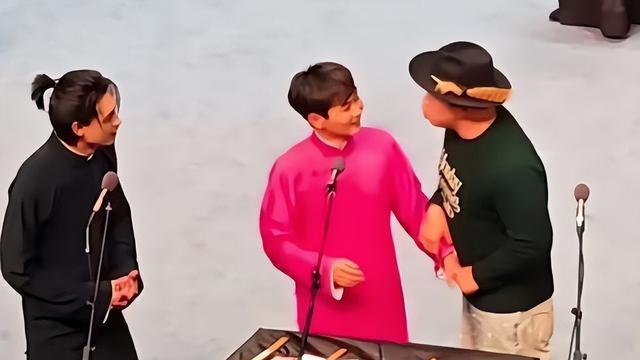 郭德纲偏不信邪，秦霄贤再上德云舞台，真相越来越近了！