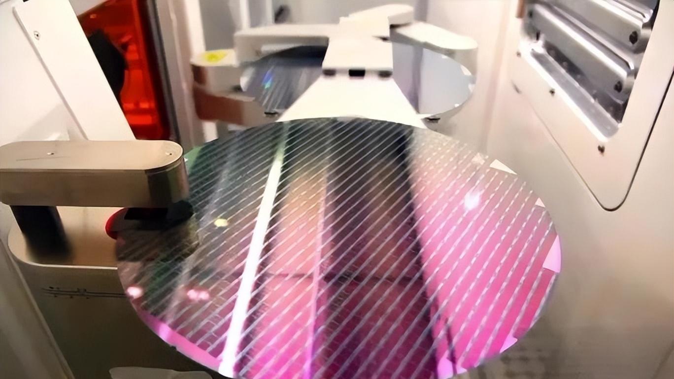 太貴了，臺積電不買新EUV光刻機？但ASML找到了新買家