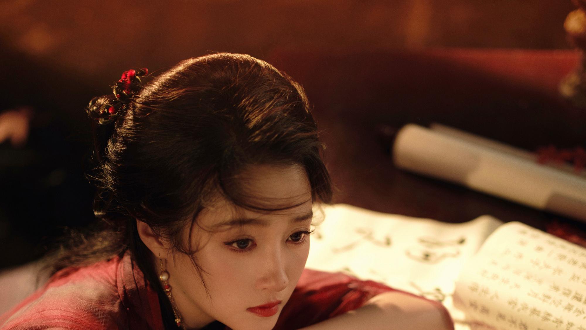 女明星，关晓彤