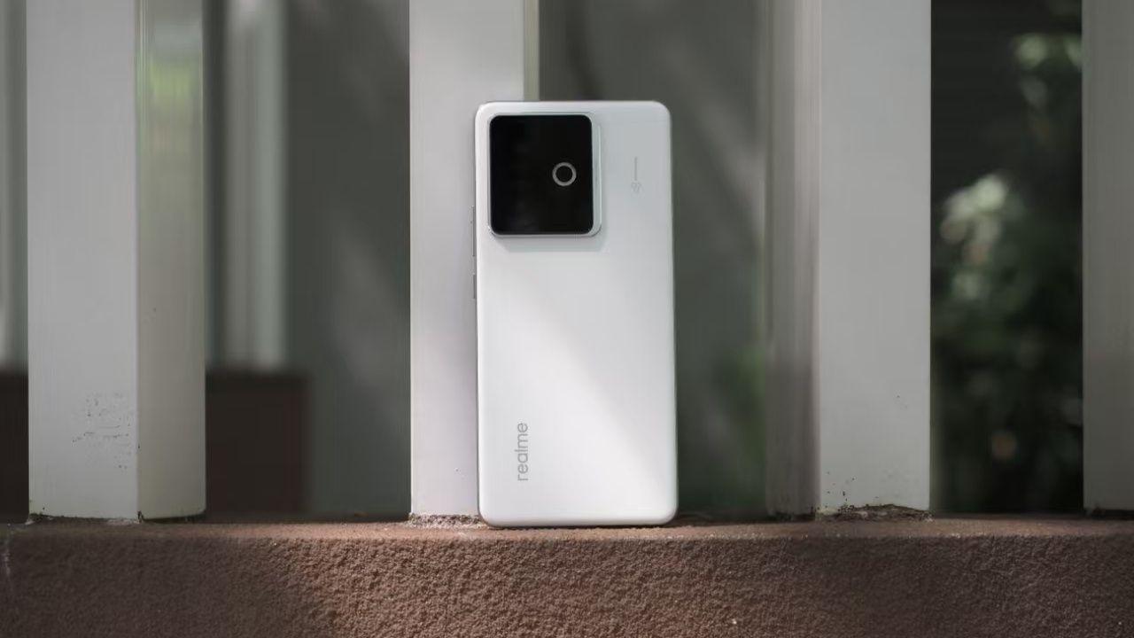 手机有了空调，给无人机充电？真我七周年玩得有点疯