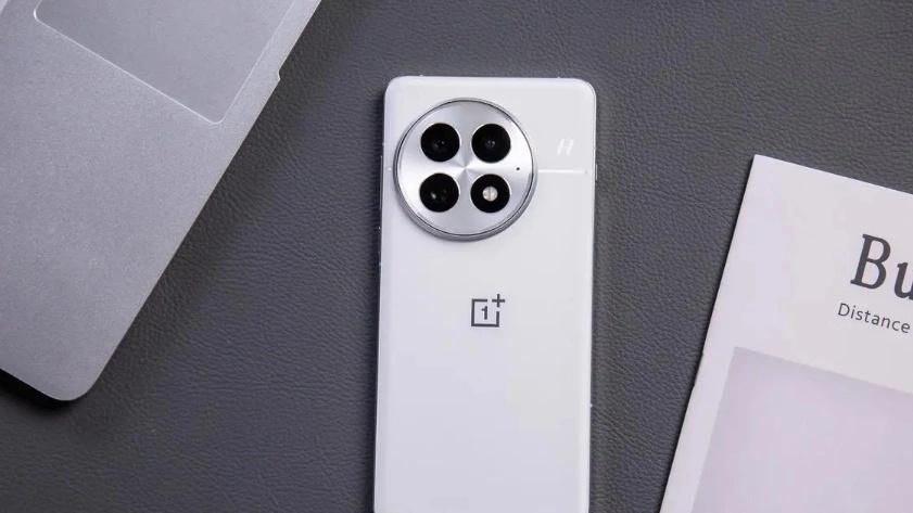 一加旗舰“重回低价”，24GB+1TB+骁龙8至尊版，国补后跌价1200元