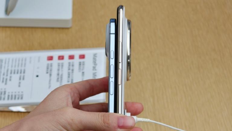 華為亮出“底牌”，6500mAh+昆侖玻璃，給iPhone17Air重力一擊