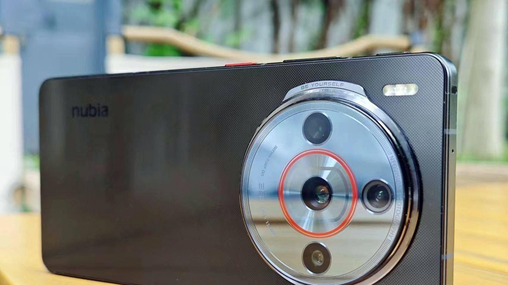 两千出头拿下16G+512G顶配版卫星手机：性能拍照秒华为Mate60？